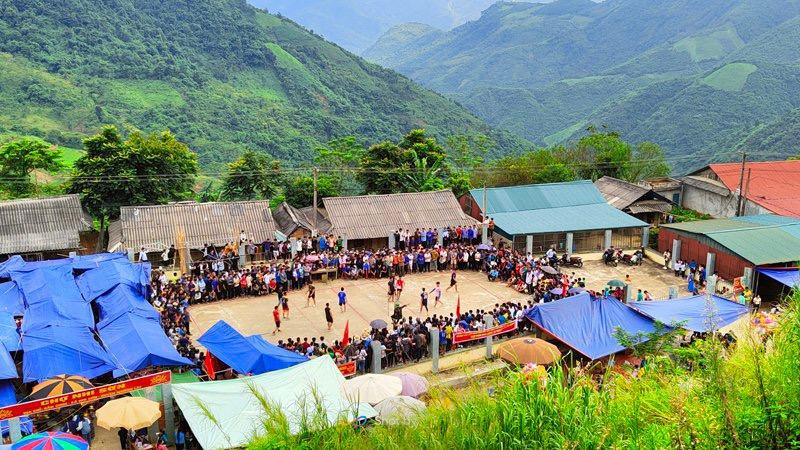 Chính quyền địa phương tổ chức giao lưu văn hoá, thể thao