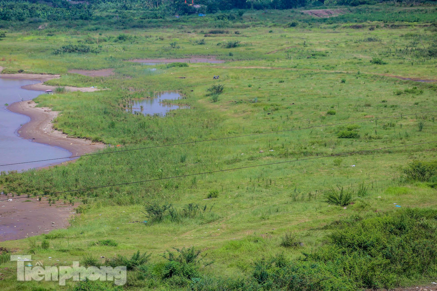 Không còn cảnh đông đúc ken đặc người như những ngày cuối tuần.