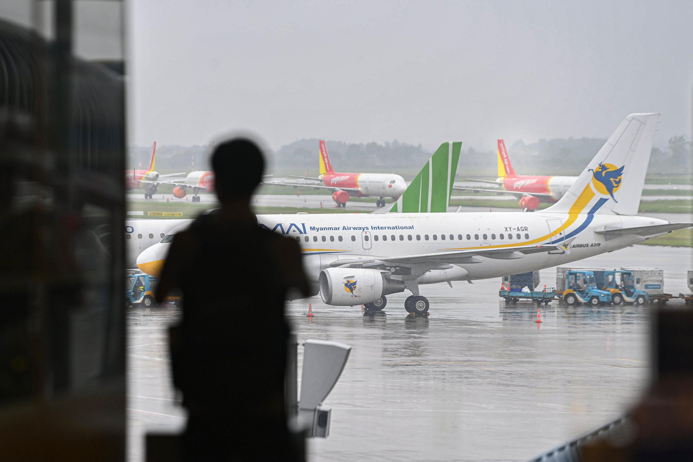 Theo kế hoạch, đường bay Hà Nội - TPHCM và ngược lại được giao cho hãng hàng không Vietnam Airlines khai thác trong 10 ngày thí điểm từ 10/10 đến 20/10.