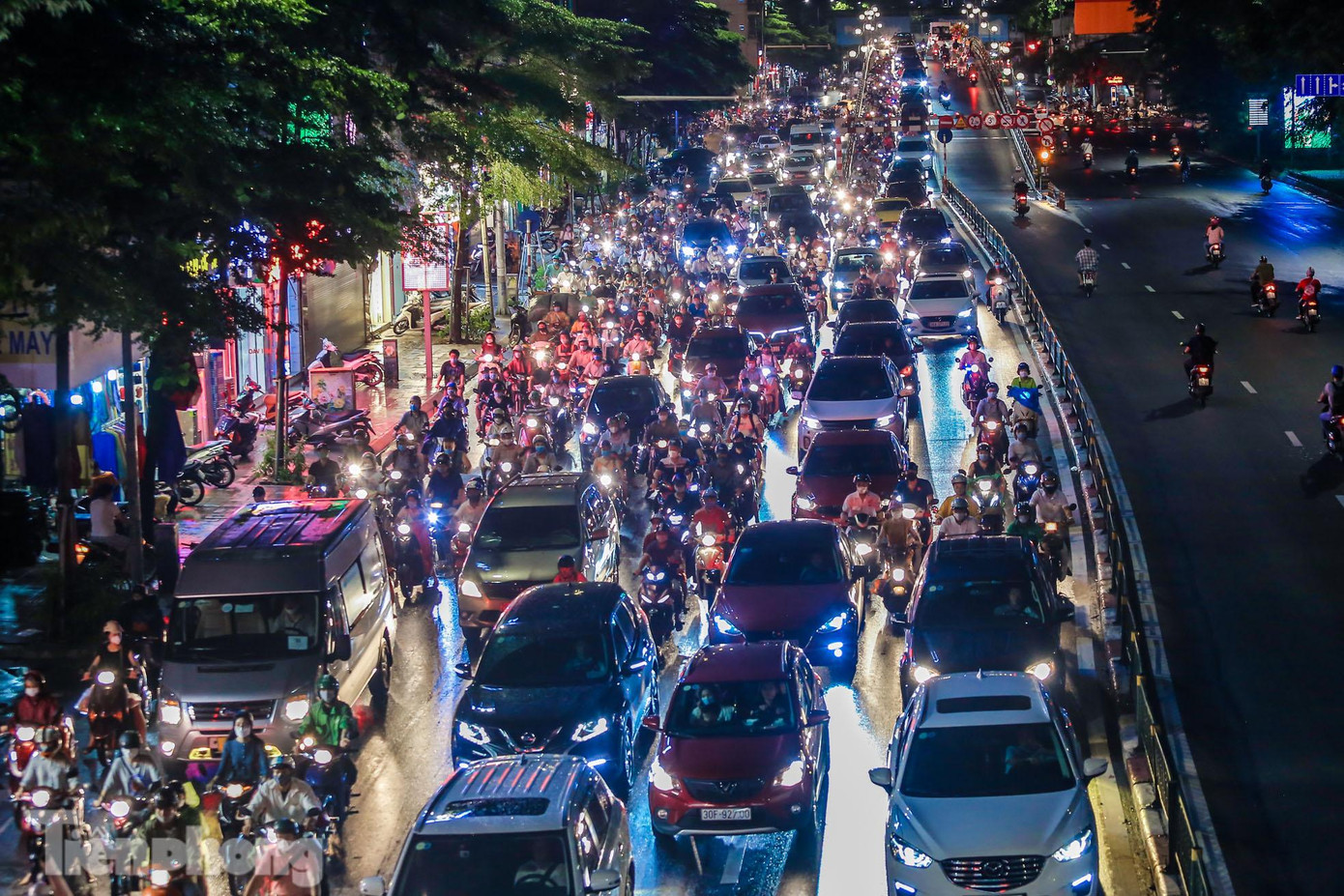 Hình ảnh ghi nhận trên phố Tây Sơn theo hướng trung tâm về phía Nam.