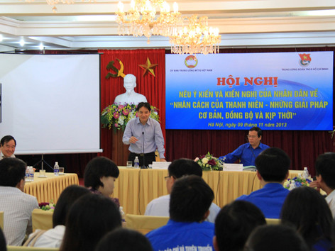 Anh Nguyễn Đắc Vinh phát biểu tại Hội nghị. Anh Nguyễn Đắc Vinh