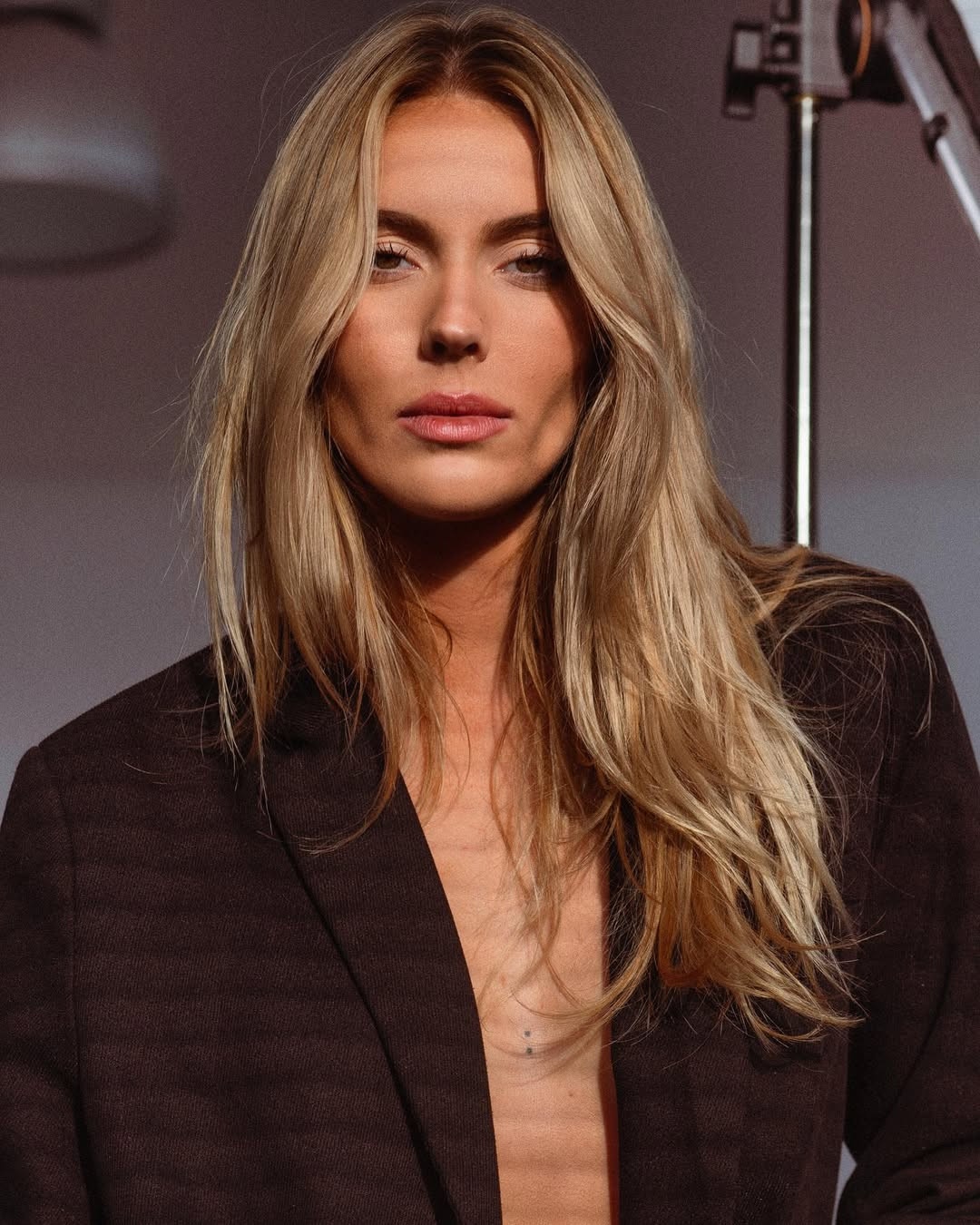 Agathe Cauet được nhận xét có nhiều yếu tố phù hợp với tiêu chí cuộc thi Hoa hậu Thế giới đó là trí tuệ, nhân cách, nhan sắc và dự án nhân ái.