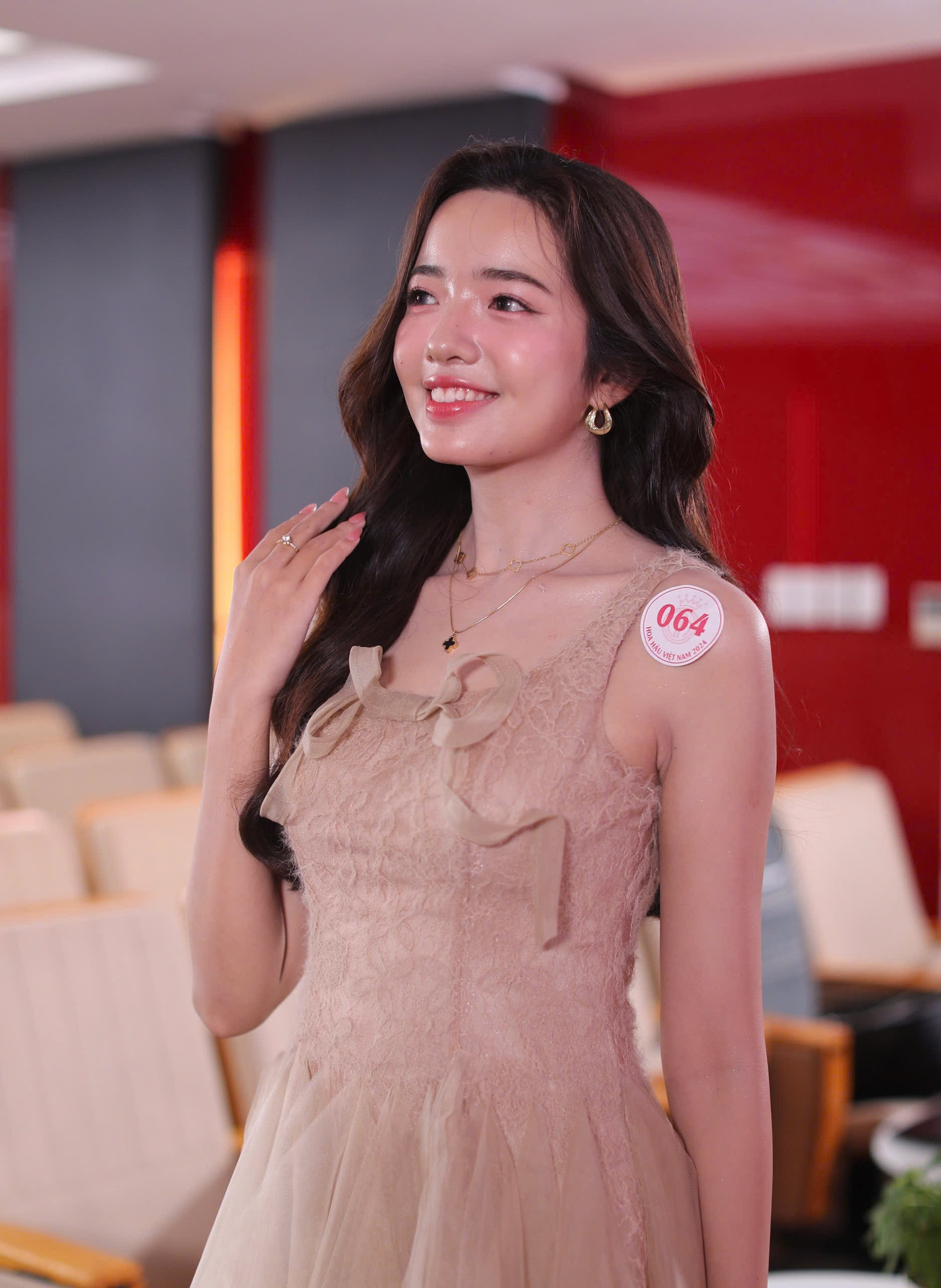 Võ Thị Thanh Bình sinh năm 2005, đến từ Quảng Trị. Cô là sinh viên Đại học Sân khấu Điện ảnh TPHCM. Cô gây chú ý với năng lượng tích cực, hòa đồng.