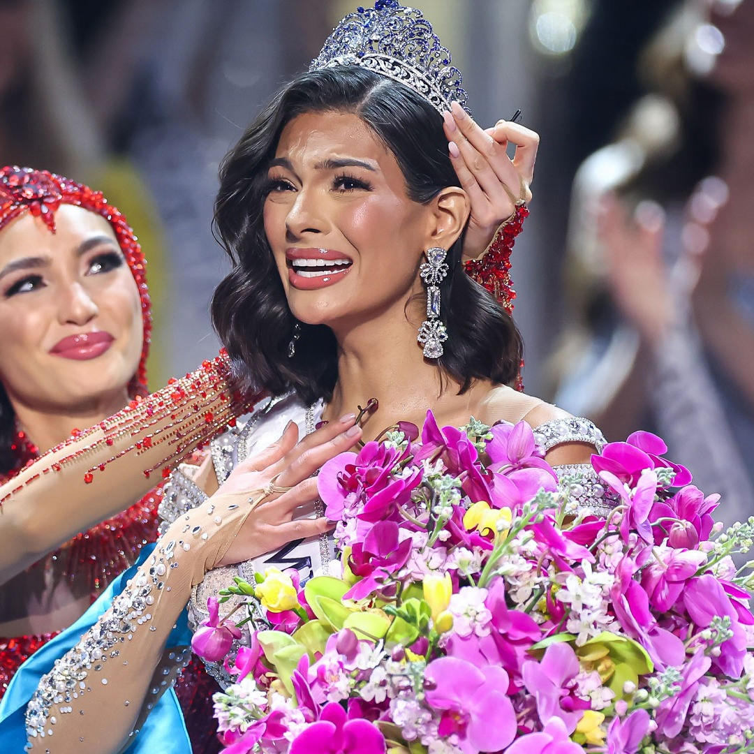 Hoa hậu Hoàn vũ 2023 Sheynnis Palacios đã được ban tổ chức tặng lại chiếc vương miện Force for Good trị giá 5,7 triệu USD (khoảng 145 tỷ đồng).