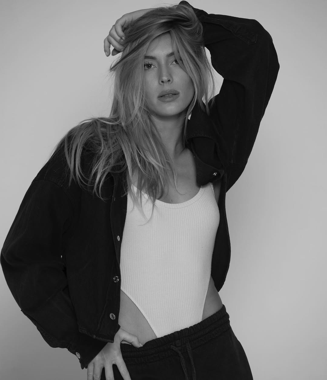 Agathe Cauet có vẻ đẹp cổ điển, thanh lịch đặc trưng của các cô gái Pháp, được nhận xét phù hợp tiêu chí của Miss World.