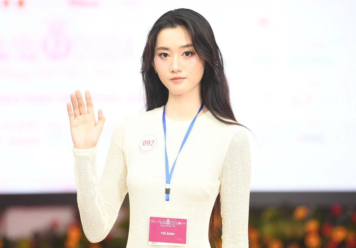 Ngô Trần Hải Yến đến từ Đại học Công nghiệp TPHCM được bạn bè, gia đình ủng hộ thi Hoa hậu Việt Nam 2024. Hải Yến tiết lộ tài lẻ về hội họa khi tham gia Vòng Sơ khảo Hoa hậu Việt Nam 2024 khu vực phía Nam.