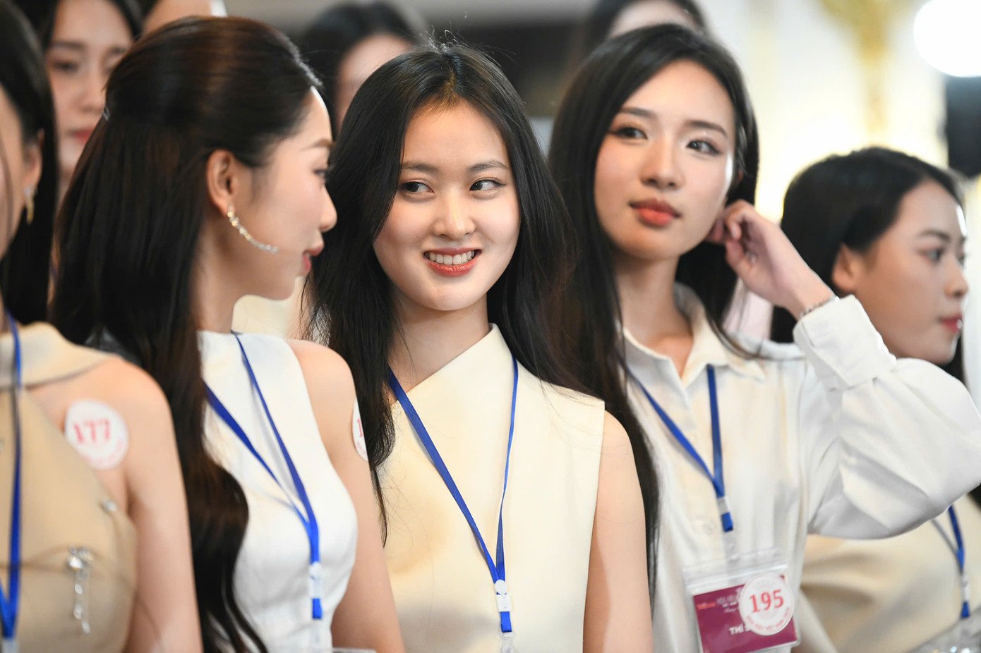 Sau một ngày làm việc nghiêm túc, với số lượng gần gấp đôi thí sinh so với phía Nam, nhiều ứng viên sáng giá, Ban giám khảo đã lựa chọn ra 26 thí sinh của khu vực phía Bắc để vào vòng chung khảo toàn quốc cuộc thi Hoa hậu Việt Nam năm 2024. Trước khi Ban giám khảo công bố kết quả, các thí sinh trải qua cảm xúc hồi hộp, lo lắng.