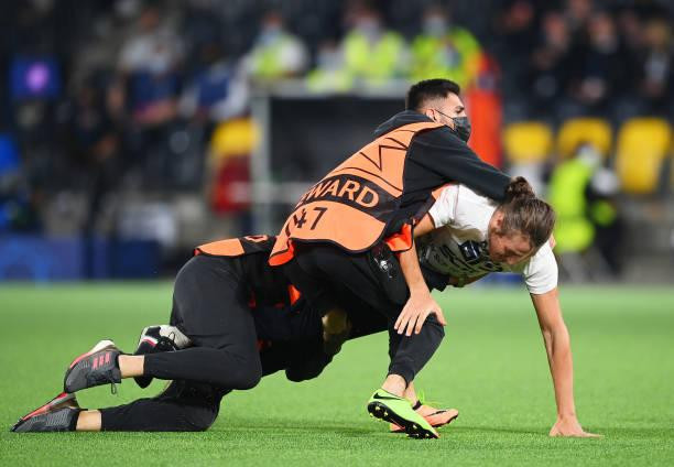 Young Boys vs MU 2-1: Wan-Bissaka nhận thẻ đỏ, MU thua sốc ảnh 21