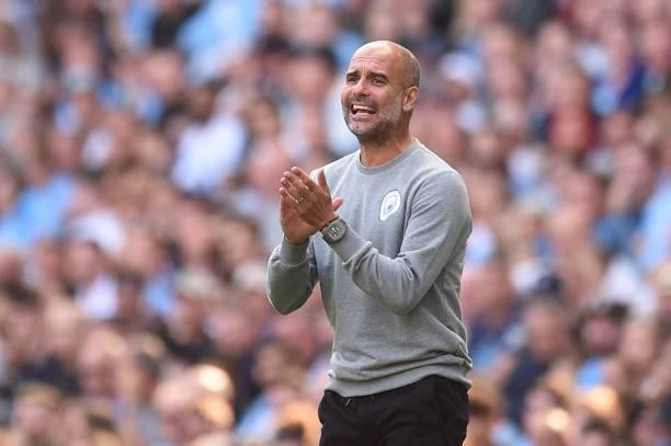 HLV Pep Guardiola đang tỏ ra rất sốt ruột.