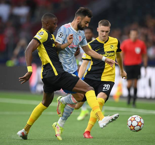 Young Boys vs MU 2-1: Wan-Bissaka nhận thẻ đỏ, MU thua sốc ảnh 9