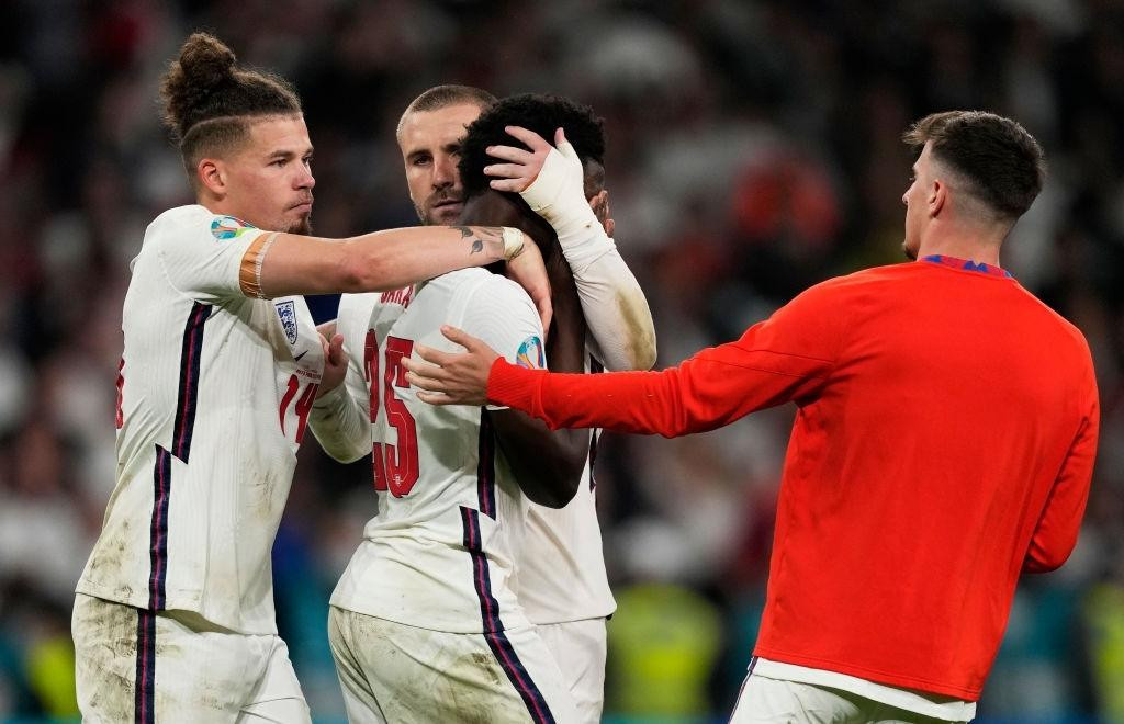 Saka trở thành tội đồ của tuyển Anh