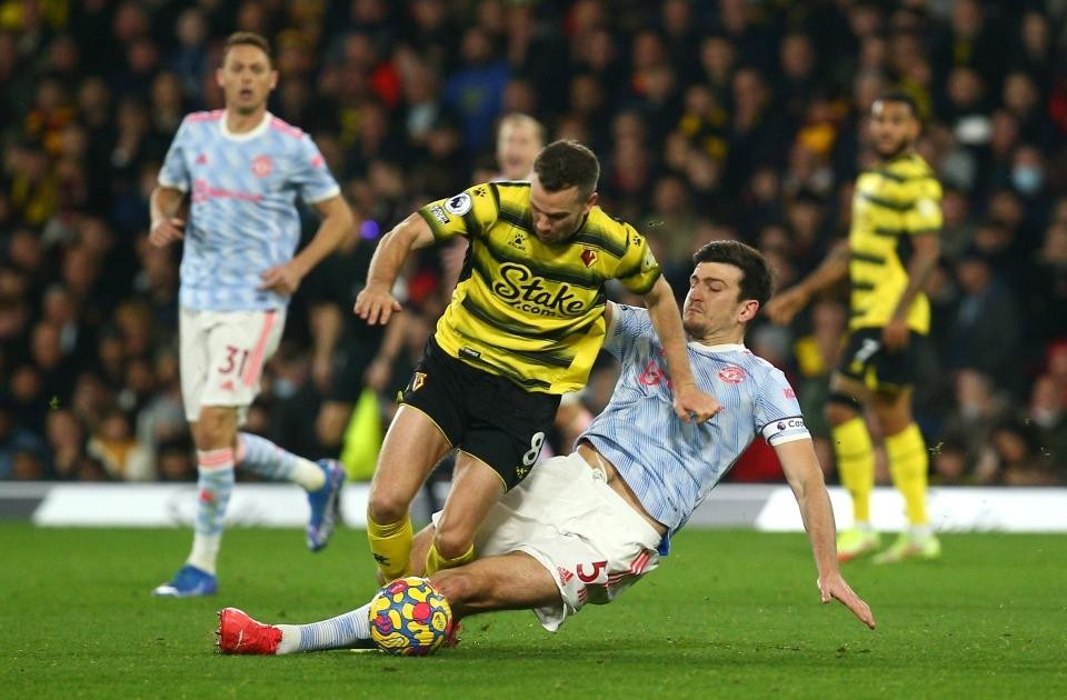 Thẻ đỏ của Harry Maguire khiến cơ hội ngược dòng của MU chấm hết. Thẻ đỏ của Harry Maguire khiến cơ hội ngược dòng của MU chấm hết.