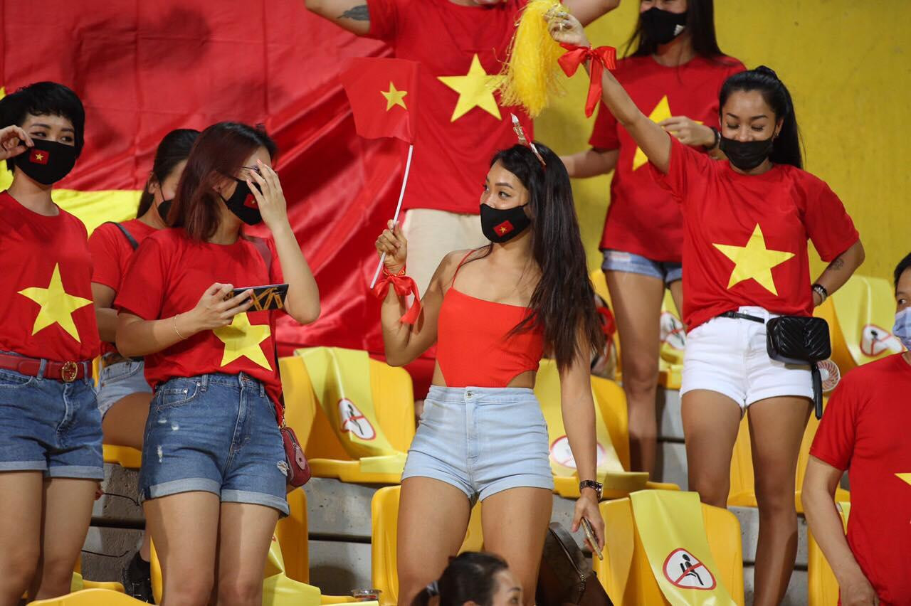 Trực tiếp Việt Nam - UAE: 2-3: Đội tuyển Việt Nam chính thức giành vé vào vòng 3 ảnh 11