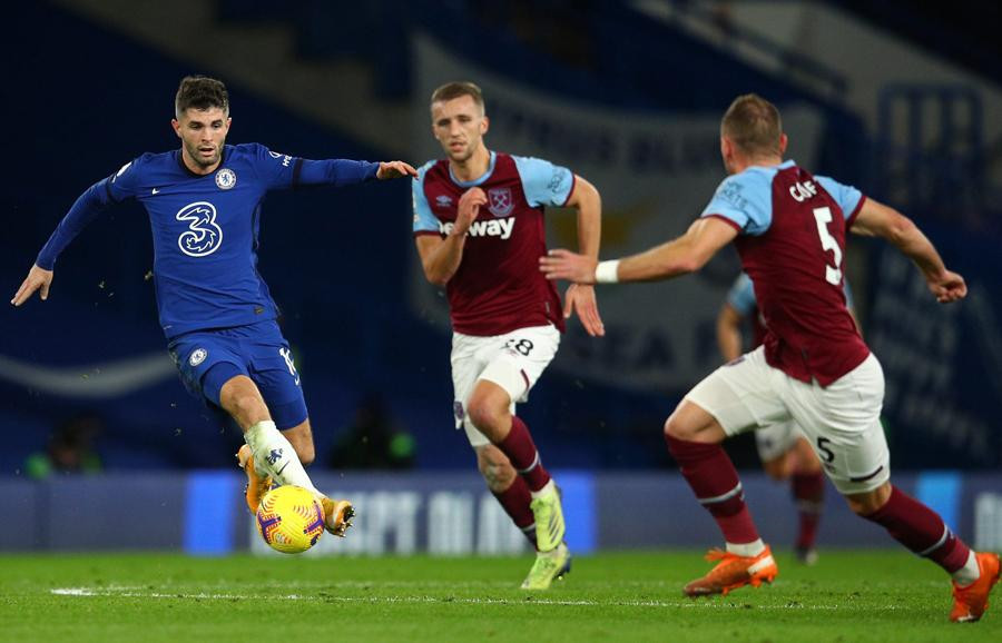 Ở lượt đi, Chelsea đã đánh bại West Ham với tỉ số 3-0 tại sân nhà Stamford Bridge