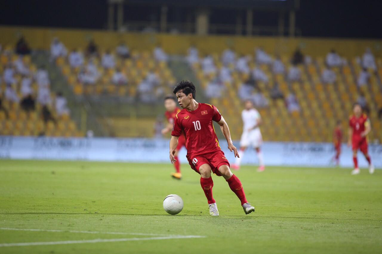 Công Phượng nổi bật trên sân. Ảnh: Hữu Phạm