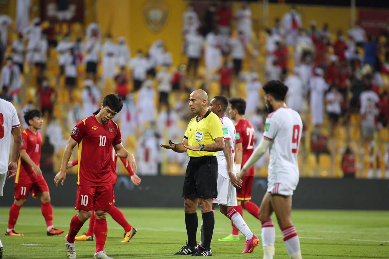 Trực tiếp Việt Nam - UAE: 2-3: Đội tuyển Việt Nam chính thức giành vé vào vòng 3 ảnh 31
