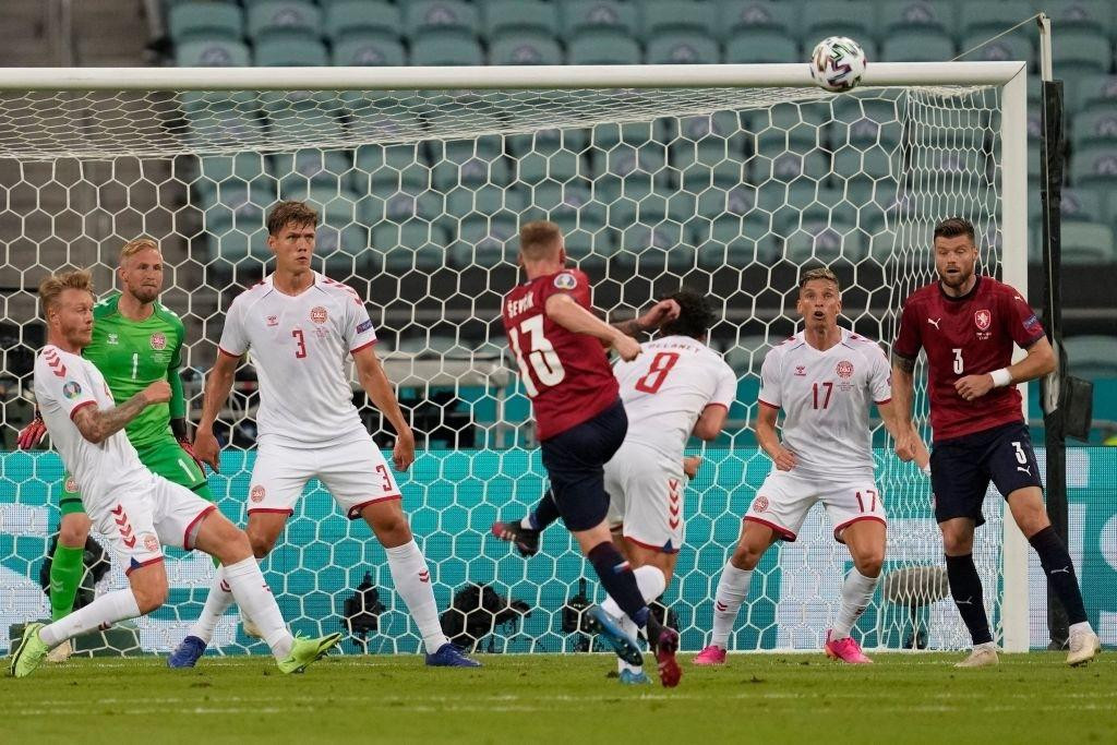 CH Séc vs Đan Mạch (1-2): 'Lính chì' hát tiếp khúc quân hành ảnh 8 CH Séc vs Đan Mạch (1-2): 'Lính chì' hát tiếp khúc quân hành ảnh 8