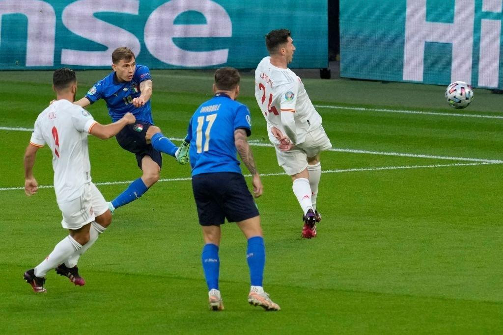 'Nhát kiếm' Jorginho hạ Bò tót Tây Ban Nha ảnh 27 'Nhát kiếm' Jorginho hạ Bò tót Tây Ban Nha ảnh 27