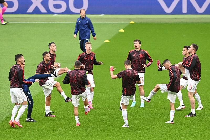 'Nhát kiếm' Jorginho hạ Bò tót Tây Ban Nha ảnh 26