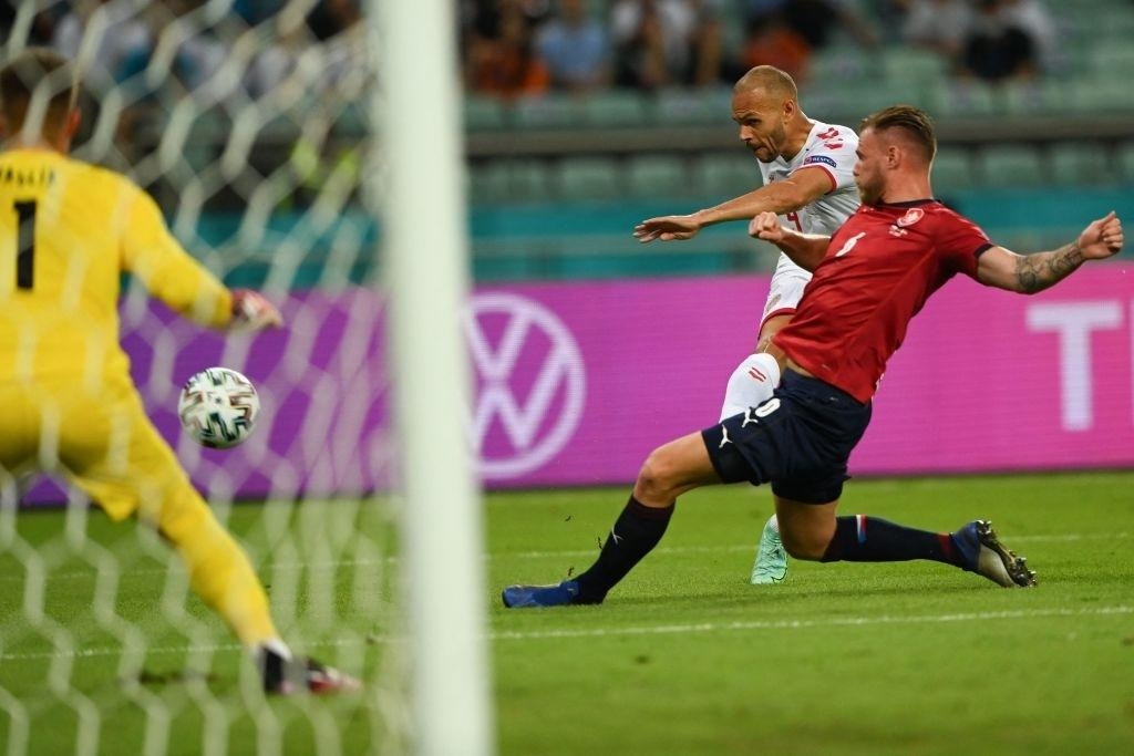 CH Séc vs Đan Mạch (1-2): 'Lính chì' hát tiếp khúc quân hành ảnh 10 CH Séc vs Đan Mạch (1-2): 'Lính chì' hát tiếp khúc quân hành ảnh 10