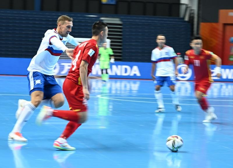 Tuyển Futsal Việt Nam có màn trình diễn xuất thần trước tuyển Nga. Ảnh: VFF