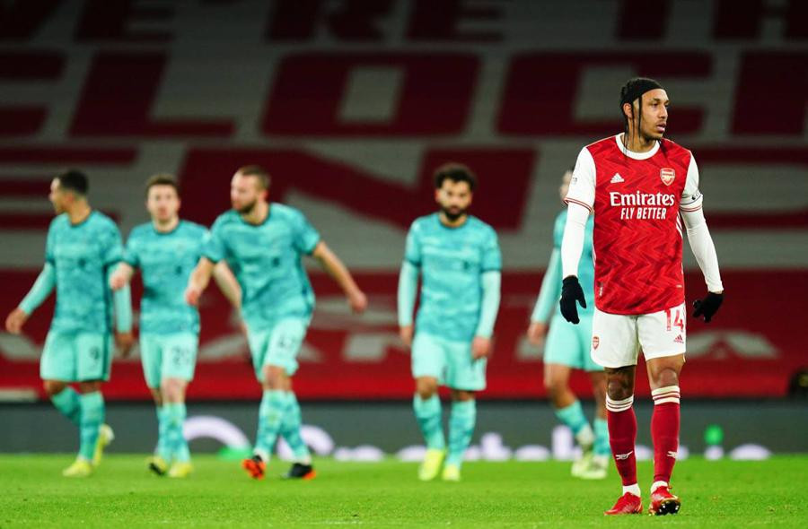 Arsenal vừa phải nhận thất bại 0-3 trước Liverpool ở Ngoại hạng Anh Arsenal vừa phải nhận thất bại 0-3 trước Liverpool ở Ngoại hạng Anh