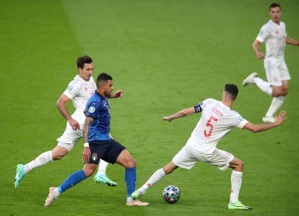 'Nhát kiếm' Jorginho hạ Bò tót Tây Ban Nha ảnh 32 'Nhát kiếm' Jorginho hạ Bò tót Tây Ban Nha ảnh 32