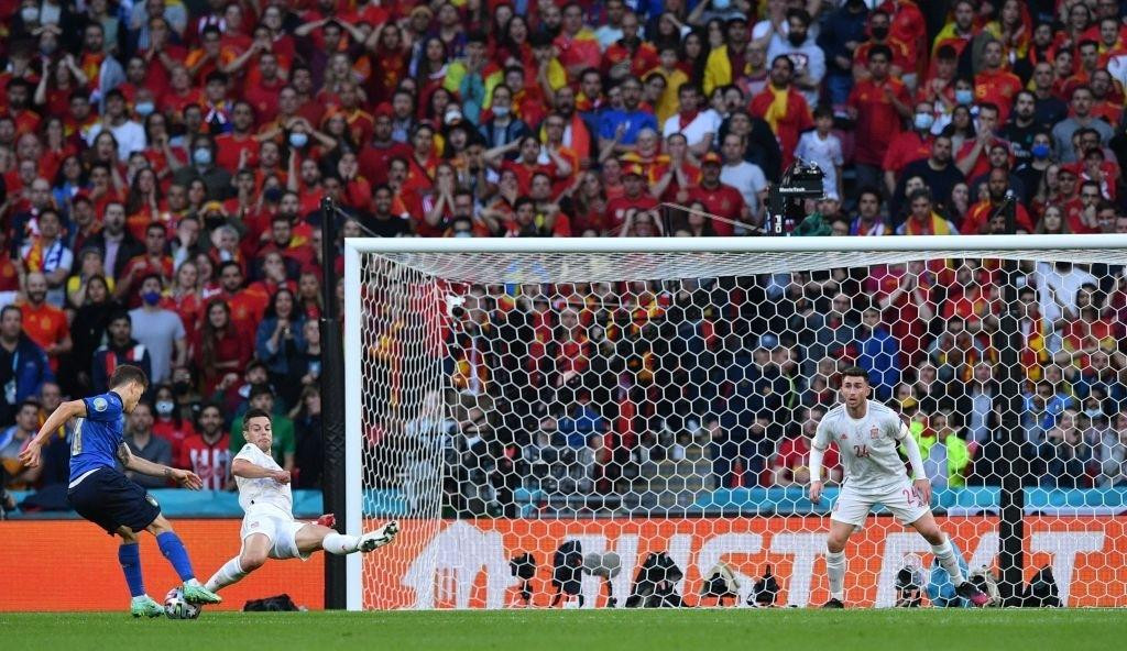 'Nhát kiếm' Jorginho hạ Bò tót Tây Ban Nha ảnh 29 'Nhát kiếm' Jorginho hạ Bò tót Tây Ban Nha ảnh 29