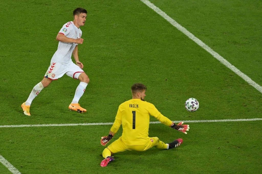 CH Séc vs Đan Mạch (1-2): 'Lính chì' hát tiếp khúc quân hành ảnh 14 CH Séc vs Đan Mạch (1-2): 'Lính chì' hát tiếp khúc quân hành ảnh 14