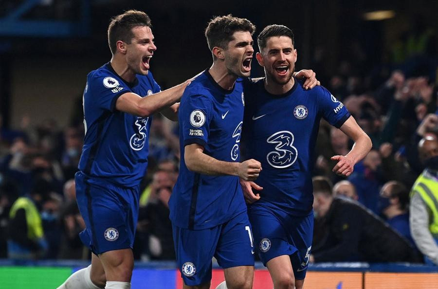 Chelsea nắm trong tay ưu thế lớn trong cuộc đua top 4 sau trận thắng Leicester