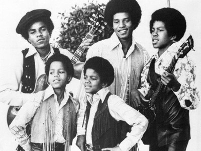 Michael Jackson cùng ban nhạc Jackson Five năm 1965