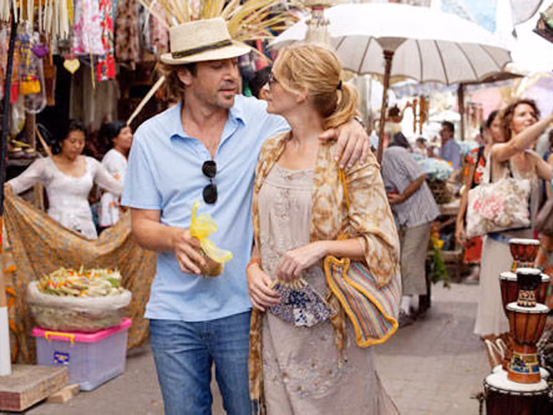 Julia Roberts và Javier Bardem trong phim “ Ăn Cầu nguyện Yêu”