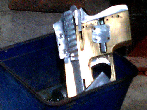 Khẩu súng Colt đang được hoàn thiện, khi xong có giá bán từ 8 đến 10 triệu đồng/khẩu