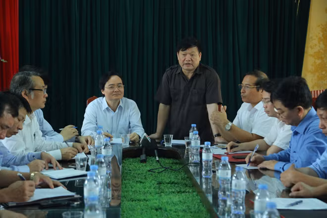 Công an điều tra vụ lột đồ, đánh hội đồng nữ sinh ở Hưng Yên ảnh 1