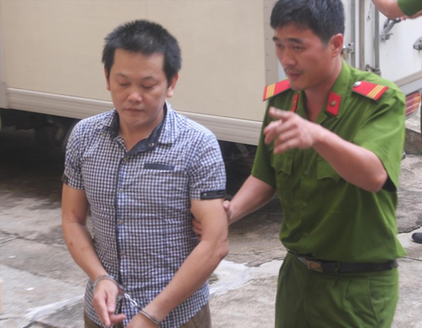 Công an 'dính' tội phạm, giang hồ… ảnh 1