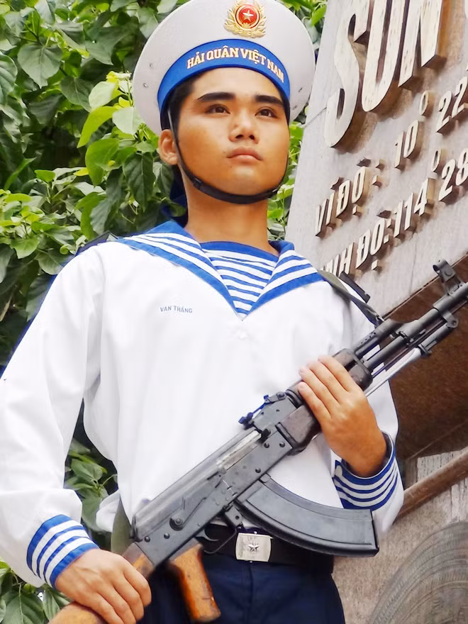 Biển mãi mặn mòi ảnh 4