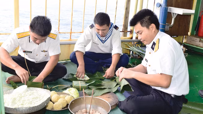 Biển mãi mặn mòi ảnh 1