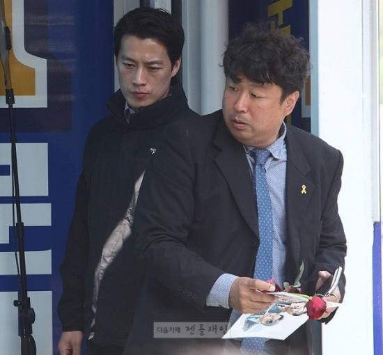 Vệ sĩ của tân Tổng thống Hàn Quốc 'gây sốt' vì điển trai ảnh 2