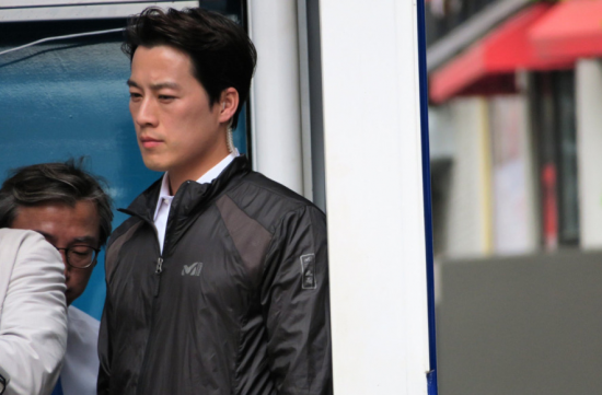 Vệ sĩ của tân Tổng thống Hàn Quốc 'gây sốt' vì điển trai ảnh 6