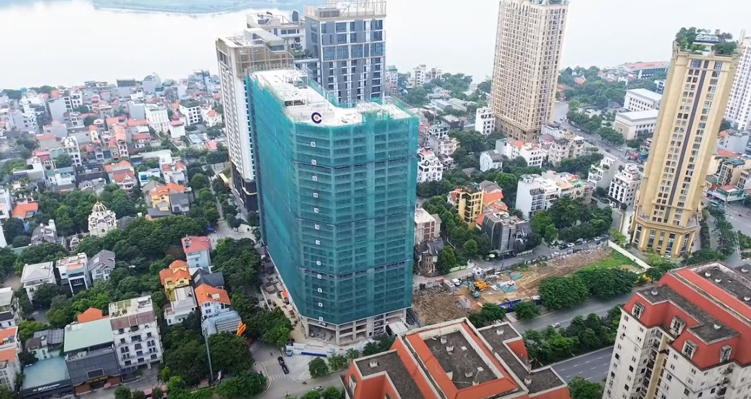 Trong năm 2025, thị trường bất động sản Hà Nội sẽ có ít nhất 12 dự án chung cư mở bán, với giá dự kiến thấp nhất 65 triệu đồng/m2. Trong ảnh: dự án Endless Skyline West Lake tại phường Phú Thượng (quận Tây Hồ). Trong năm 2025, thị trường bất động sản Hà Nội sẽ có ít nhất 12 dự án chung cư mở bán, với giá dự kiến thấp nhất 65 triệu đồng/m2. Trong ảnh: dự án Endless Skyline West Lake tại phường Phú Thượng (quận Tây Hồ).