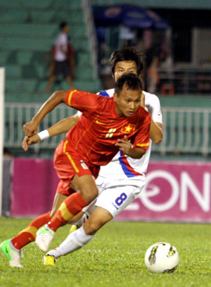 Trọng Hoàng đóng vai trò quan trọng trong lối chơi của HLV Phan Thanh Hùng. Ảnh: Tường Vũ