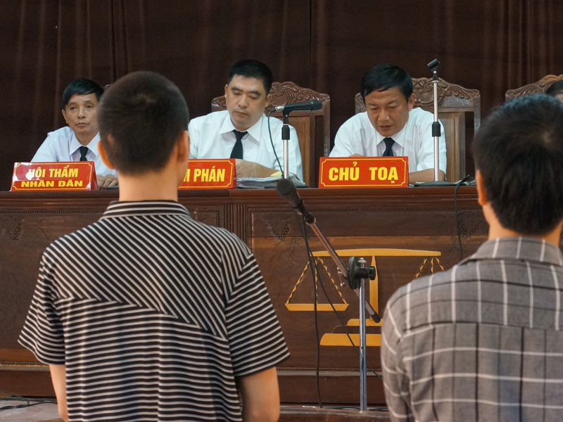 Các bị cáo được đưa ra xét xử trong phiên tòa hôm nay (26/6)