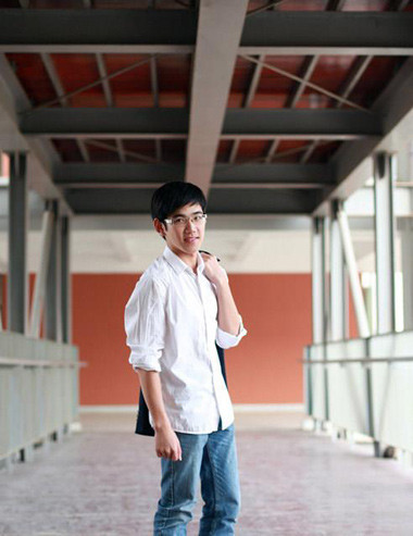 Với Việt Linh, quyết định ở lại một năm trước khi sang Mỹ du học là đúng đắn. Thời gian một năm giúp cậu trưởng thành và xác định hướng đi chắc chắn cho tương lai. . Với Việt Linh, quyết định ở lại một năm trước khi sang Mỹ du học là đúng đắn. Thời gian một năm giúp cậu trưởng thành và xác định hướng đi chắc chắn cho tương lai.