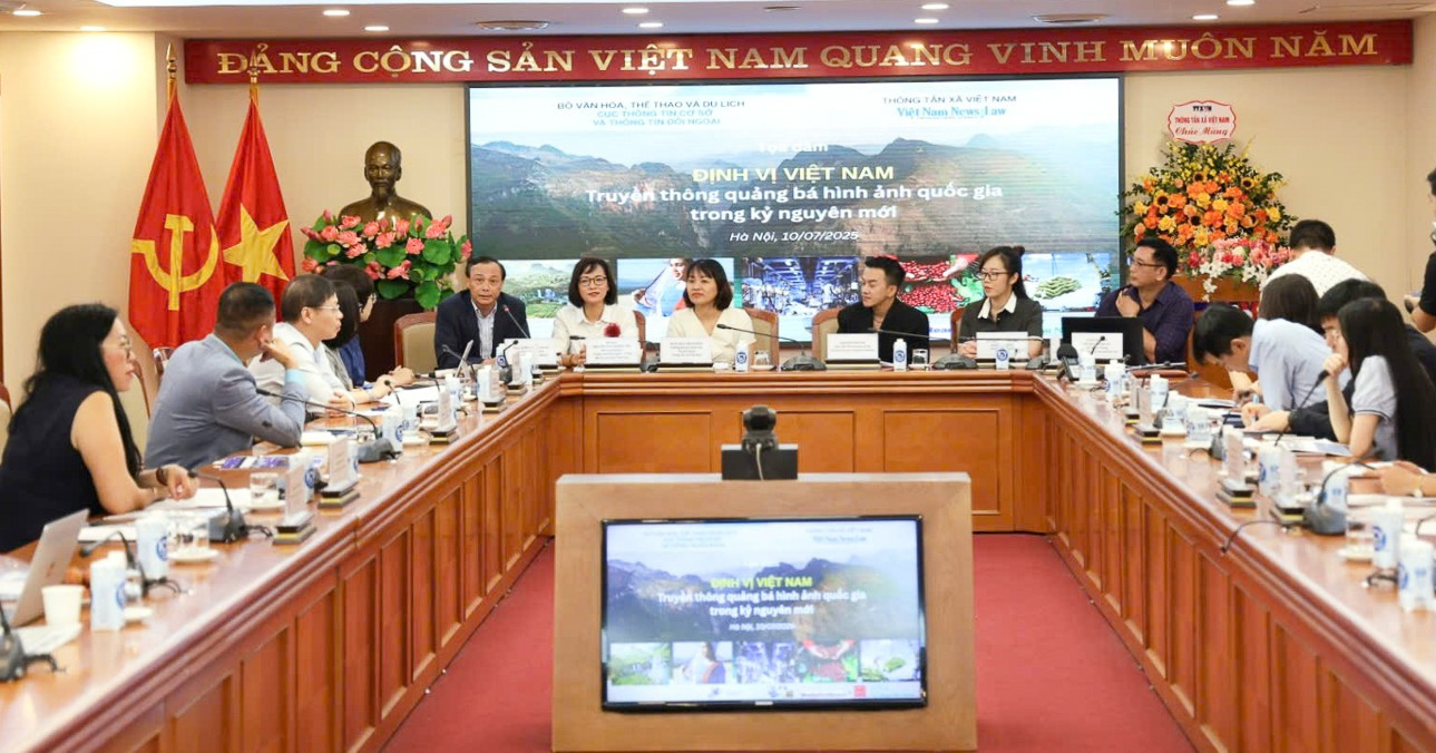 Tọa đàm nhằm lấy ý kiến đóng góp cho Dự thảo Chiến lược truyền thông quảng bá hình ảnh Việt Nam ra nước ngoài.