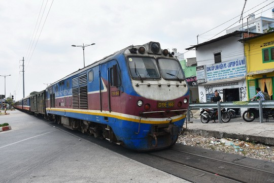 Chuyên gia ủng hộ đường sắt Bắc Nam 'giá rẻ' của Bộ Kế hoạch và Đầu tư ảnh 1