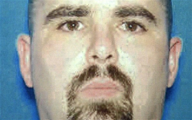 Wade Michael Page, 40 tuổi thực hiện vụ xả súng vào đền thờ khiến 6 người thiệt mạng. Wade Michael Page, 40 tuổi thực hiện vụ xả súng vào đền thờ khiến 6 người thiệt mạng