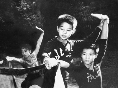 Tài năng võ thuật của Lý Liên Kiệt (giữa) phát tiết từ nhỏ