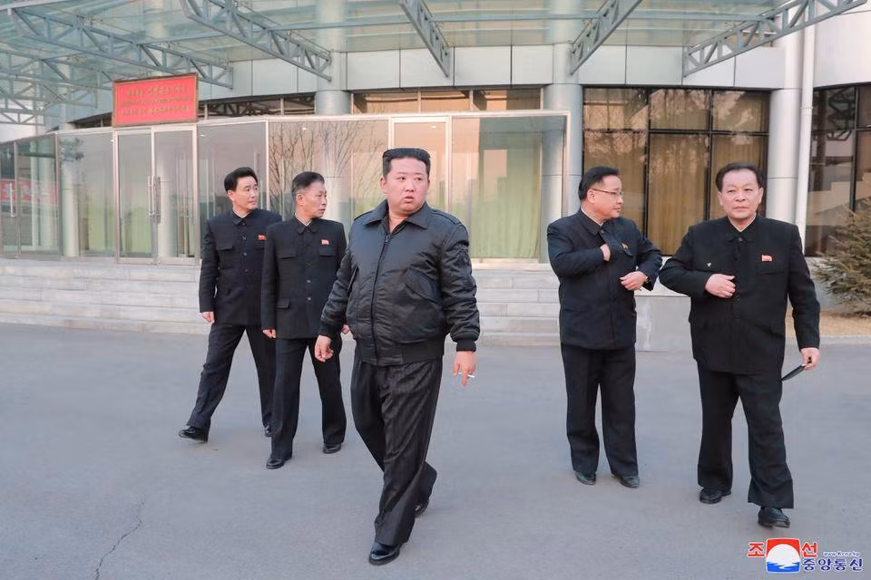 Nhà lãnh đạo Triều Tiên Kim Jong Un thị sát Cơ quan Phát triển Hàng không Vũ trụ Quốc gia của Triều Tiên, ngày 9/3.