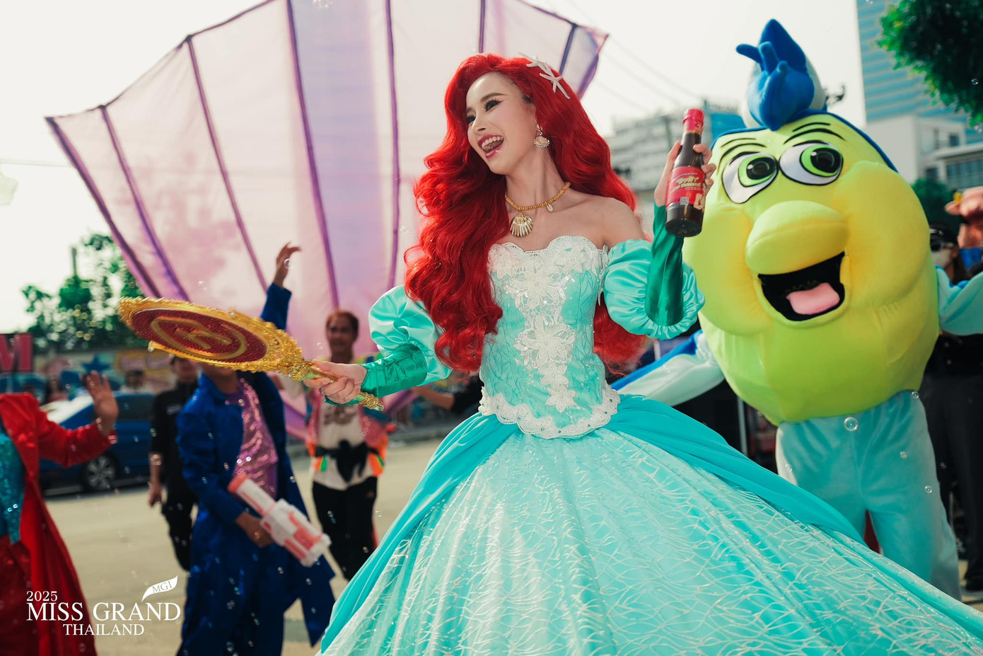 Một thí sinh gây chú ý khi hóa thân thành nàng tiên cá. Ban đầu, cô mặc bộ váy xanh kiểu dáng bồng bềnh, sau đó cởi bỏ phần trên để lộ chiếc áo corset bên trong. Sự xuất hiện của cô được đánh giá độc đáo, sáng tạo.