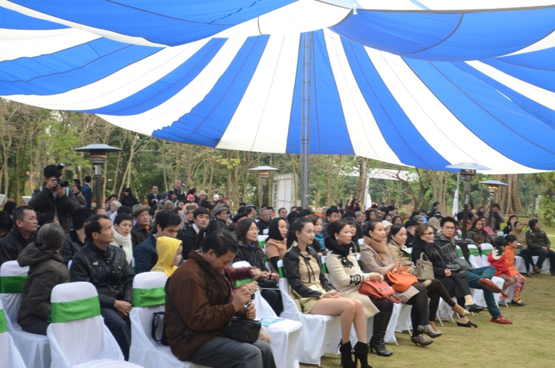 Buổi hòa nhạc diễn ra trong giá lạnh mùa đông vẫn thu hút được hàng nghìn khán giả 